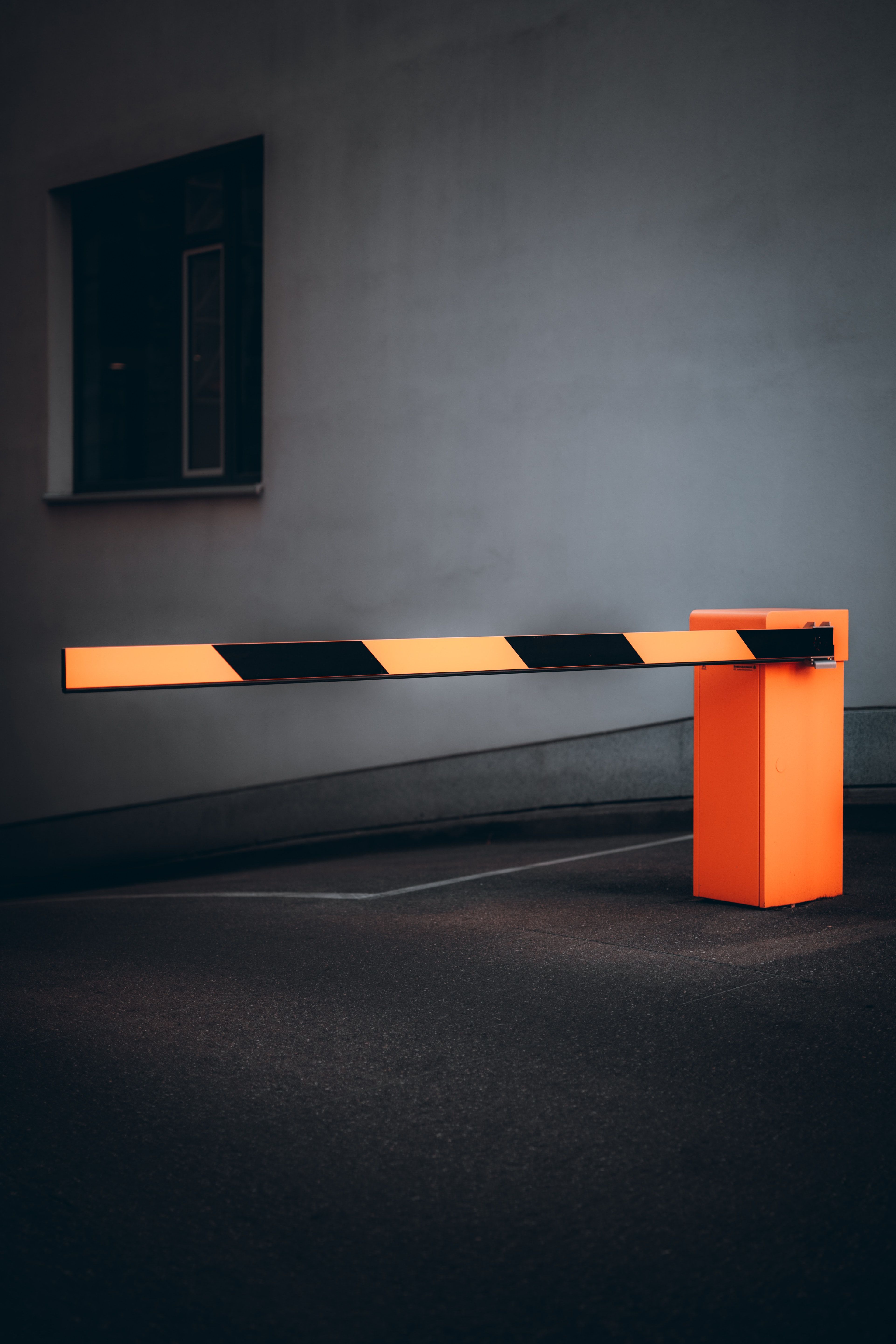 A road gate that you might encounter entering a parking garage